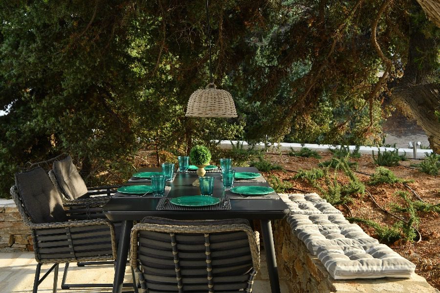 luxury villas - outside dining area