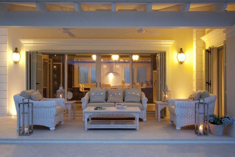 luxury villas - patio with chill lounge and view to living room