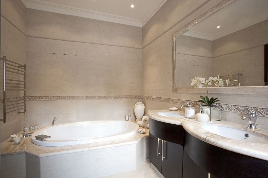 luxury villas - bathroom with wellness bat tub
