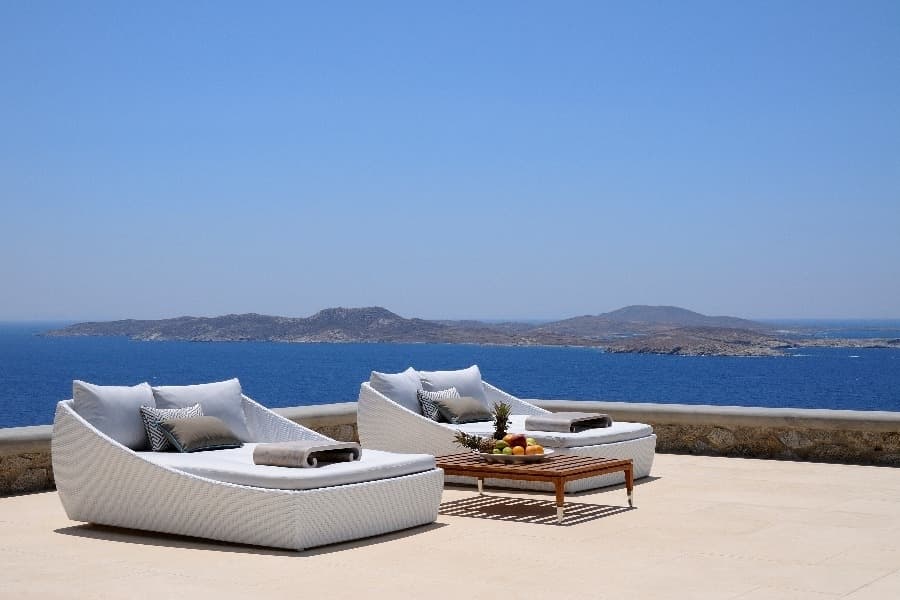 luxury villas - relaxing lounge beds with sea view