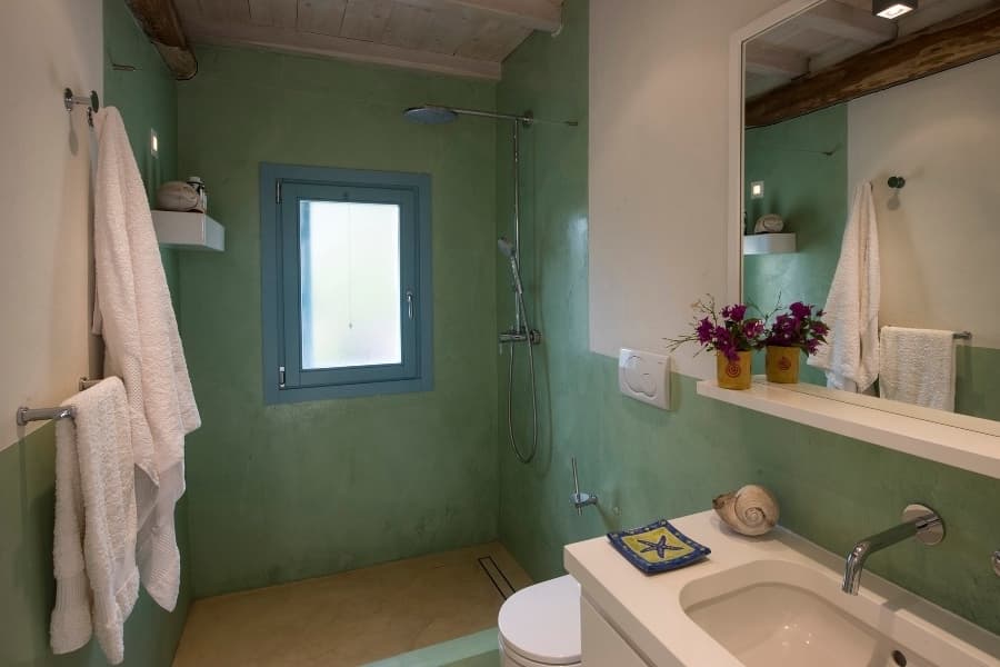 luxury villas - green bathroom