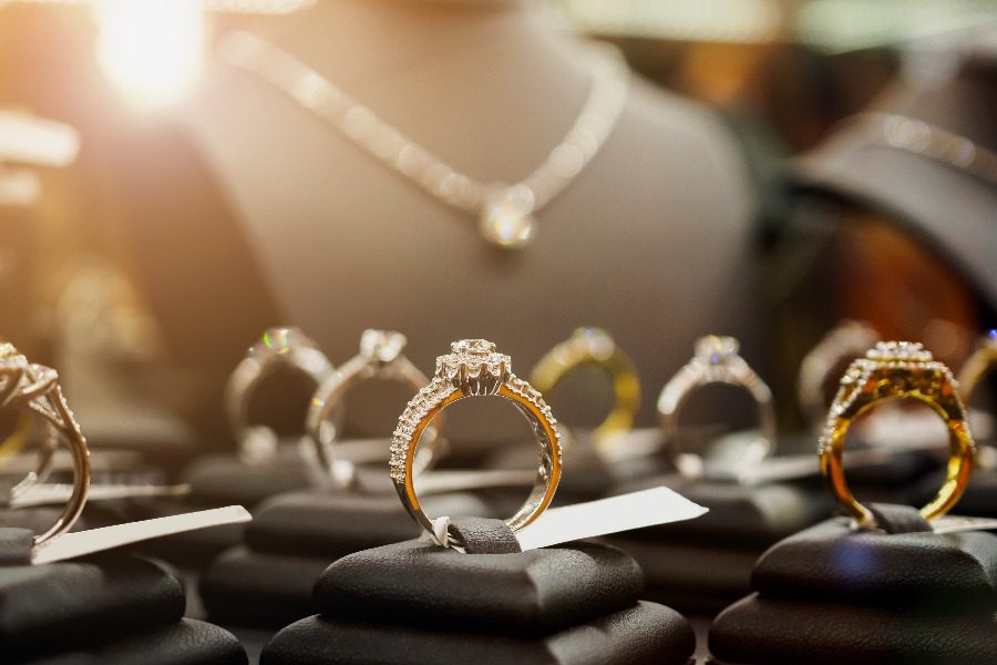 luxury services - rings with brilliant
