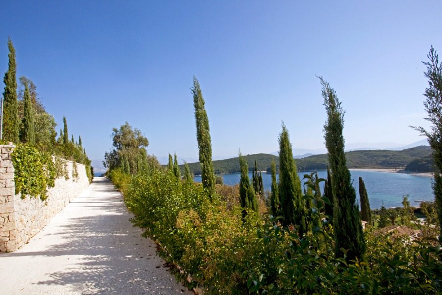 luxury villas - walkway with sea view