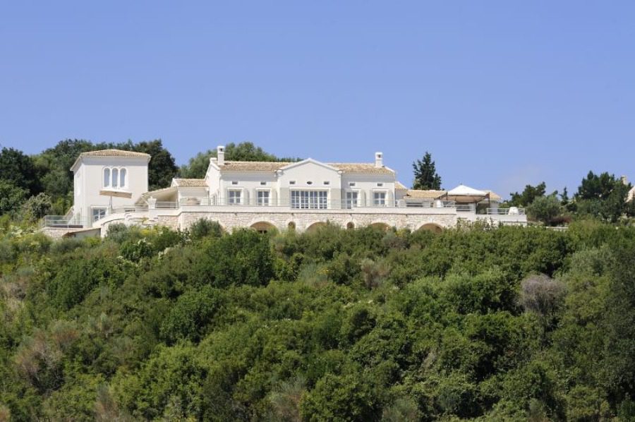 luxury villas - outside view of villa in the hills