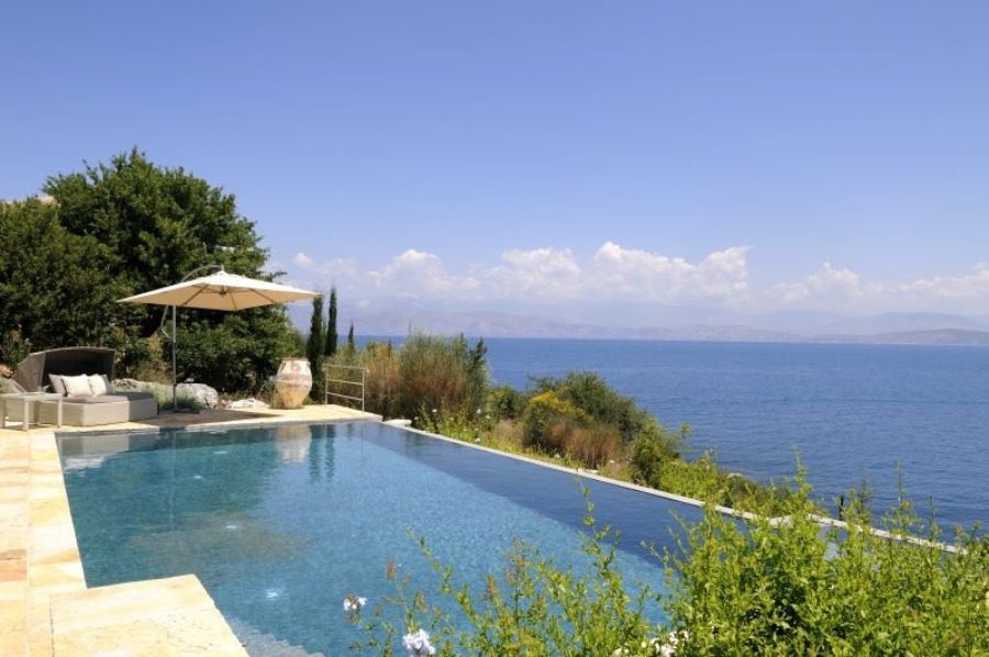 luxury villas - pool with sea view