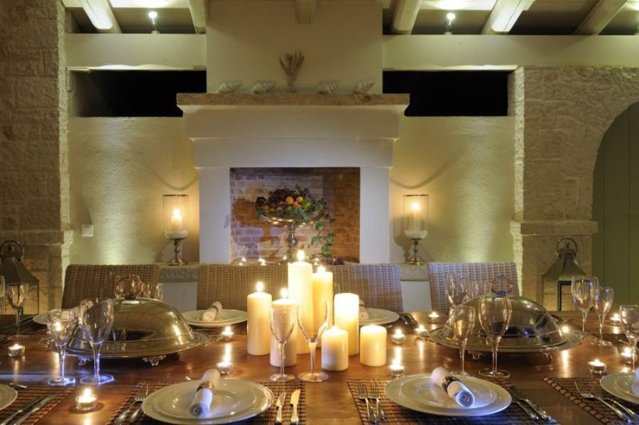 luxury villas - beautiful romantic set up table with candles