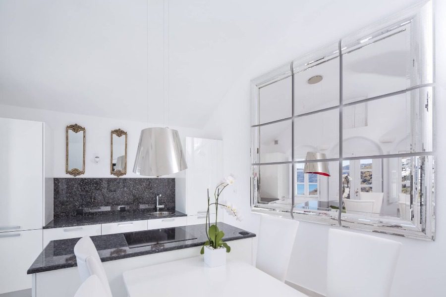 luxury villas - beautiful luxurious white kitchen with cooking island