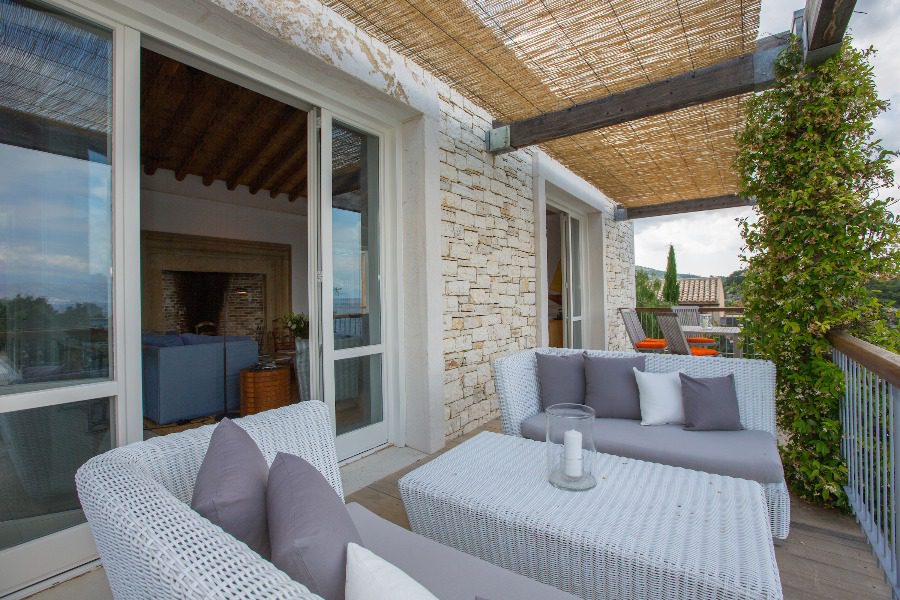 luxury villas - outside relaxing area on balcony
