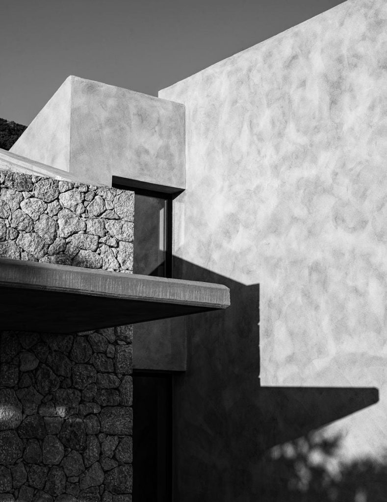 luxury villas - black and white photo of villa outside