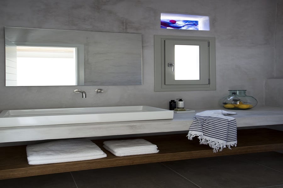 luxury villas - bathroom with large sink