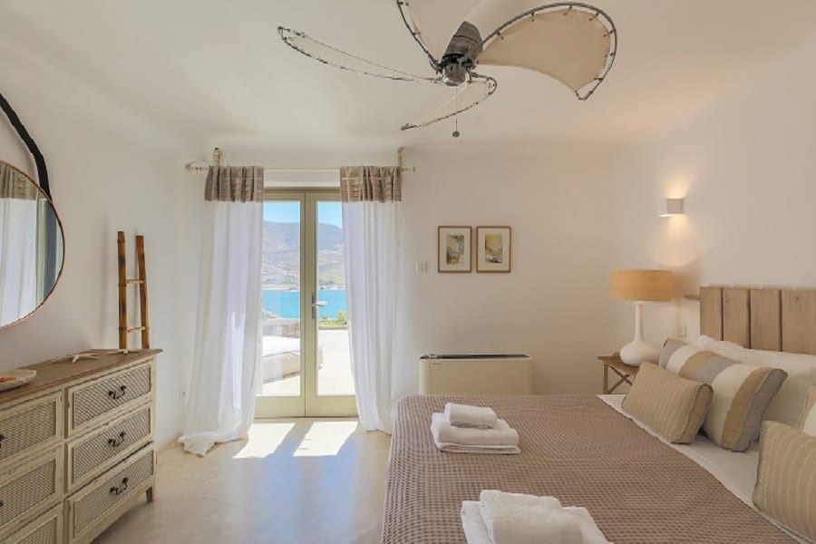 luxury villas - bright bedroom with seaview