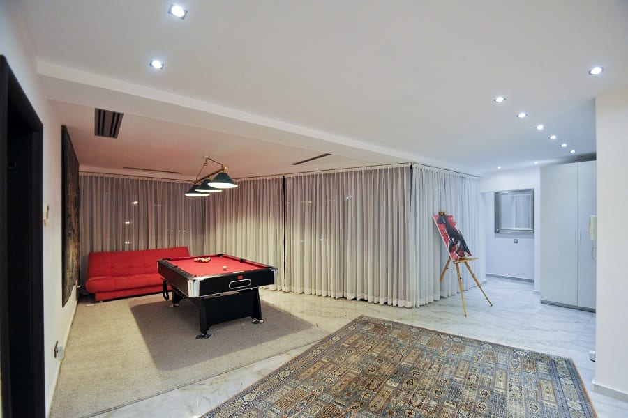 luxury villas - room with billiard table