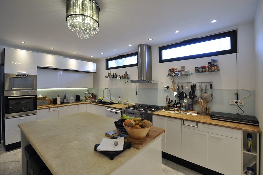luxury villas - large kitchen