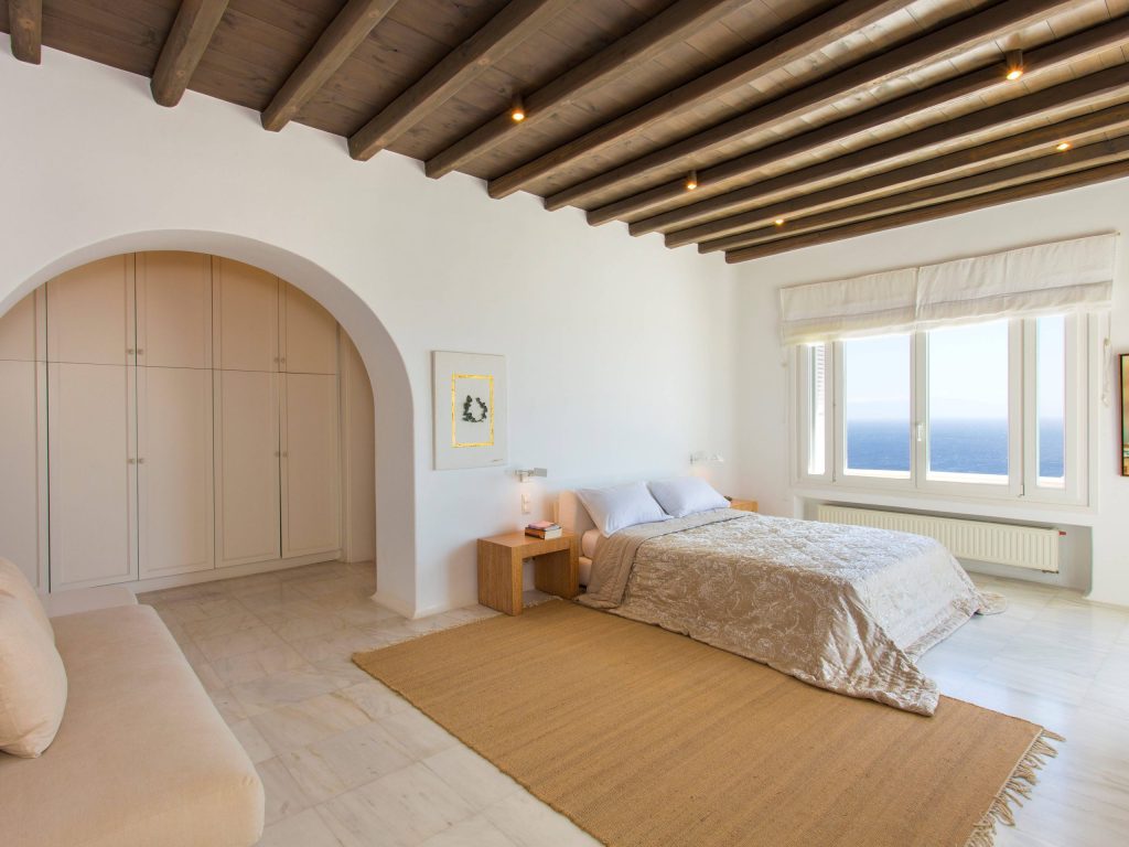 luxury villas - large bedroom with seaview