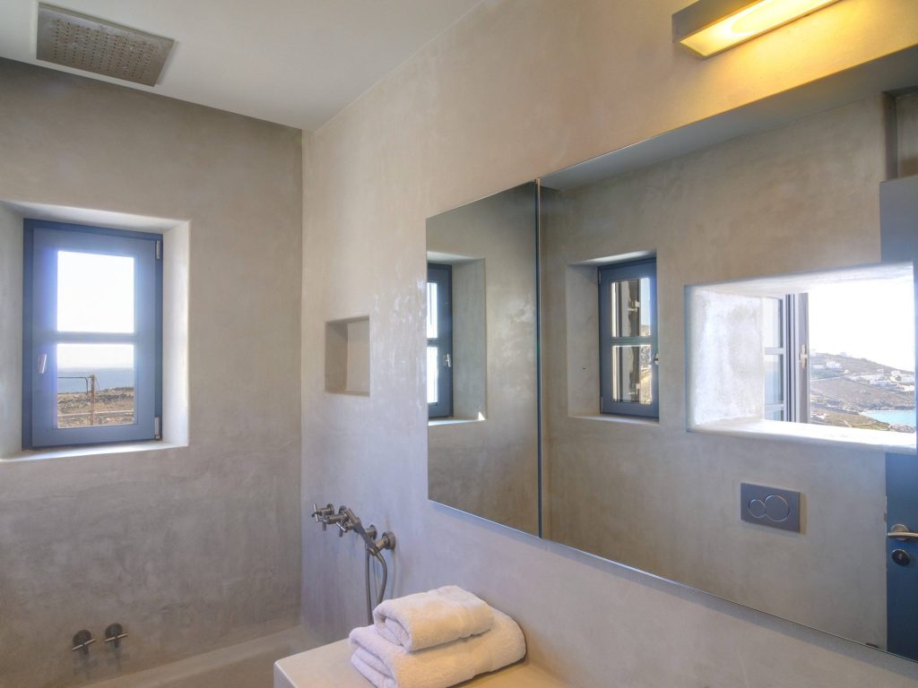 luxury villas - indoor bathroom with large mirror